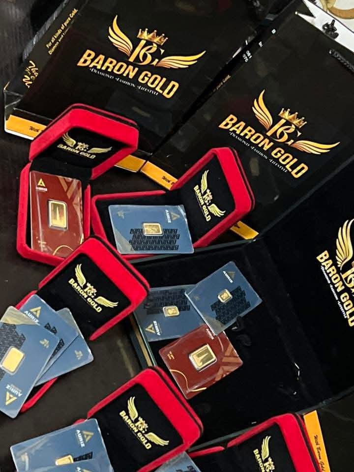 Gold bars in Baron Gold boxes